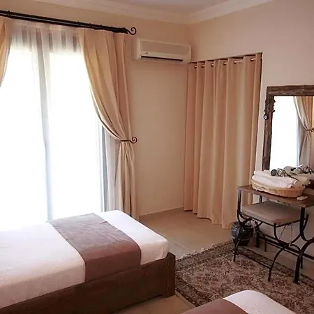 Dardanos Hotel 2*