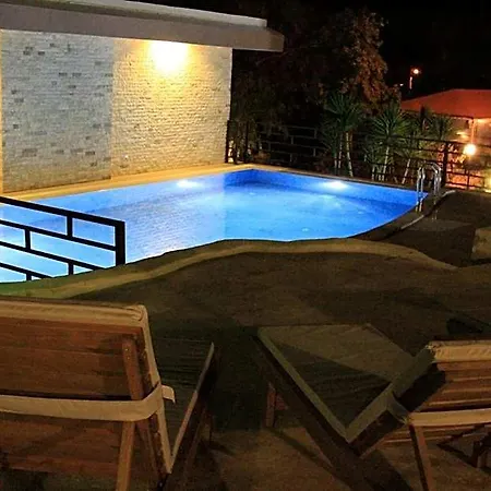 Hotel Dardanos 2*