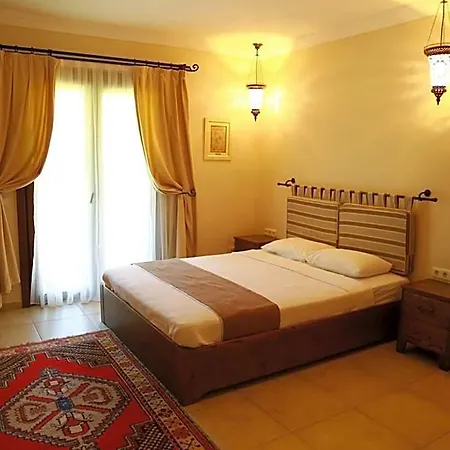 Dardanos Hotel