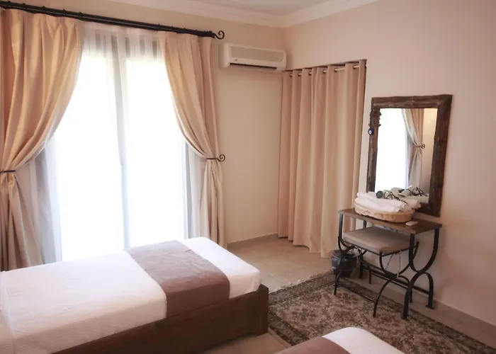 Hotel Dardanos 2*